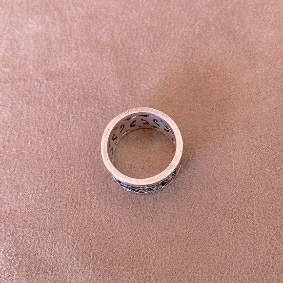 Thomas Sabo Heart Ring - Picture 3 of 8